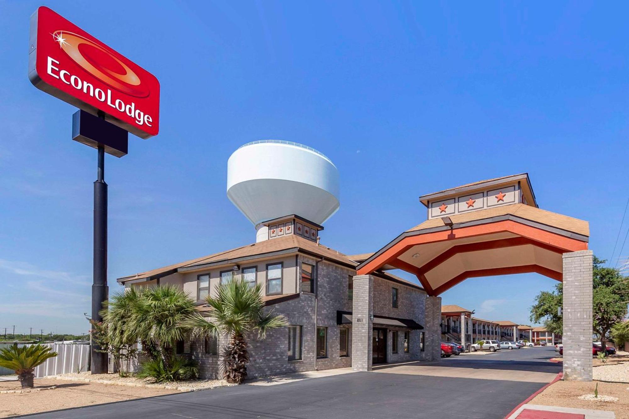 Econo Lodge Near Lackland Air Force Base-Seaworld San Antonio Exterior photo