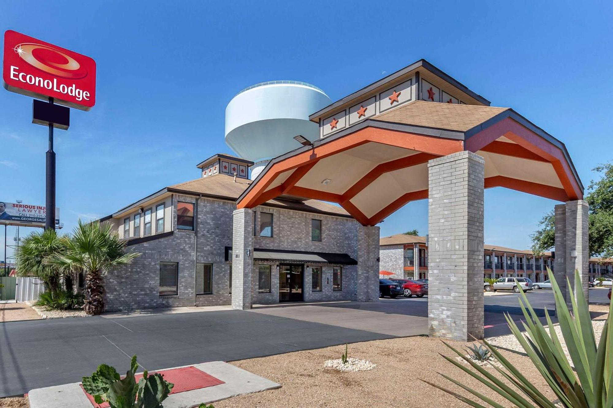Econo Lodge Near Lackland Air Force Base-Seaworld San Antonio Exterior photo